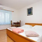 Rooms With A Parking Space Split - 17766